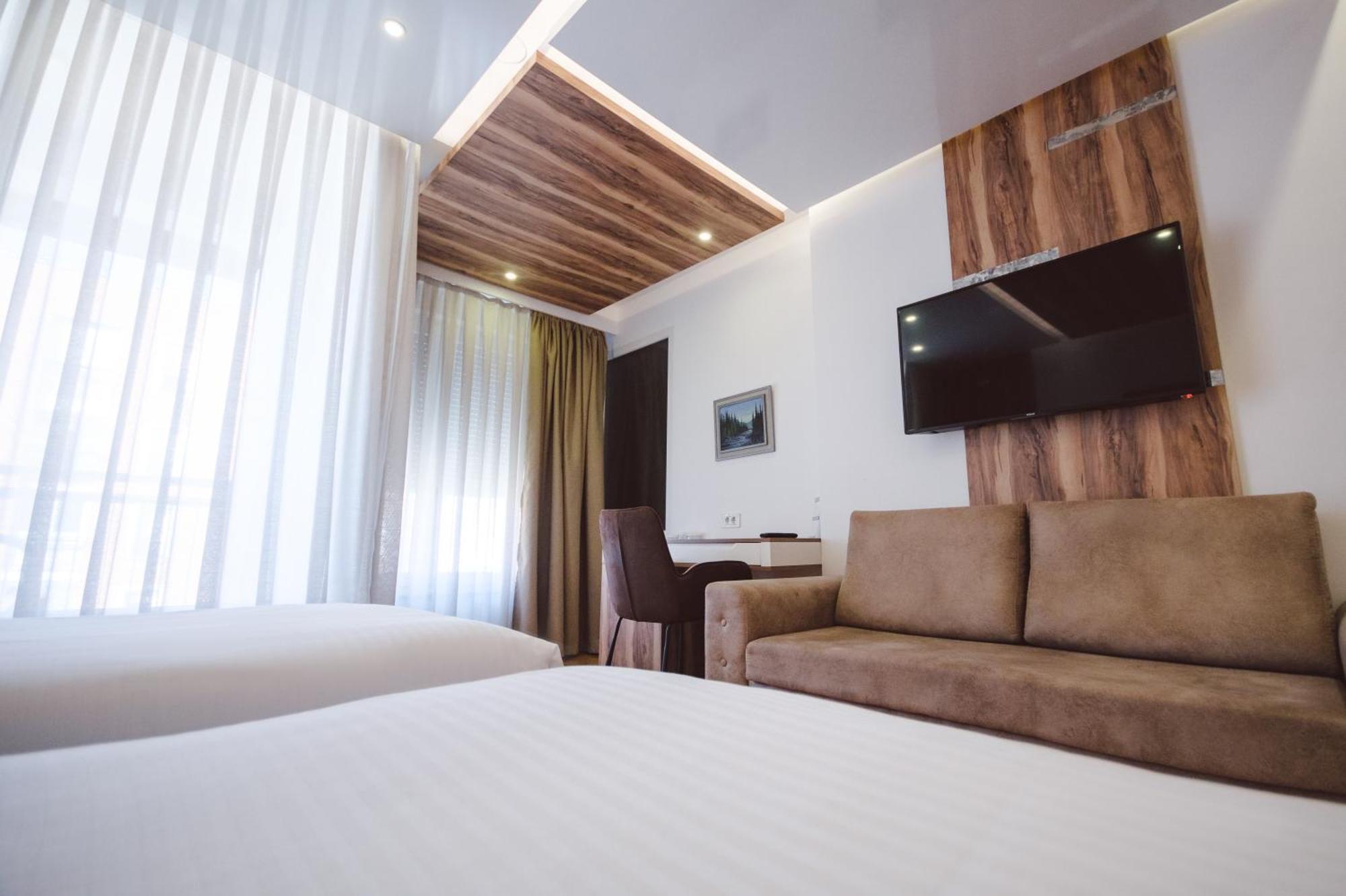 Star Hill Hotel & Spa Приштина Экстерьер фото