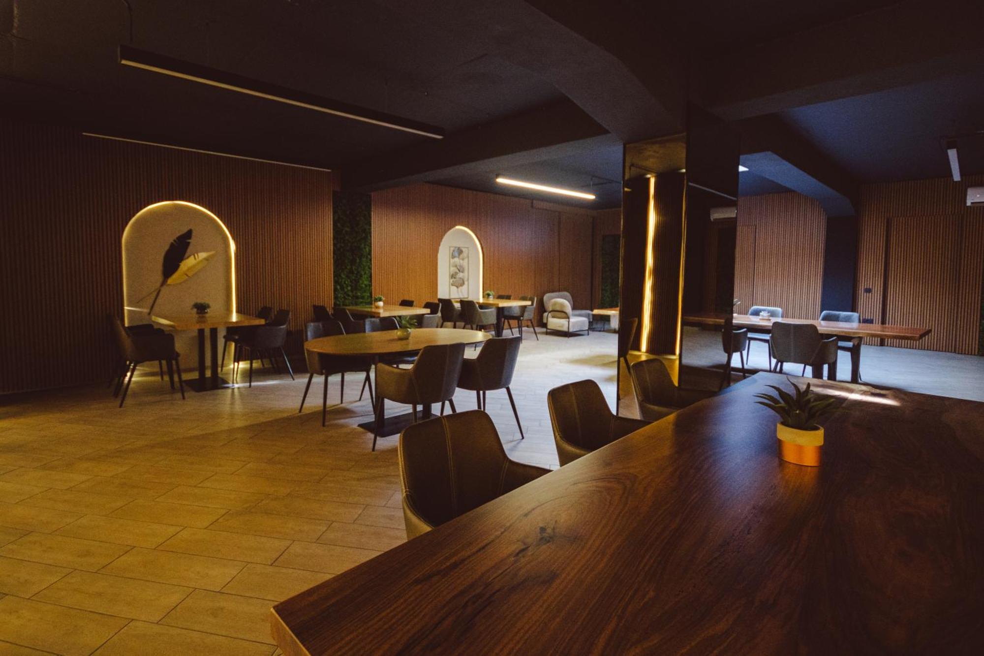 Star Hill Hotel & Spa Приштина Экстерьер фото