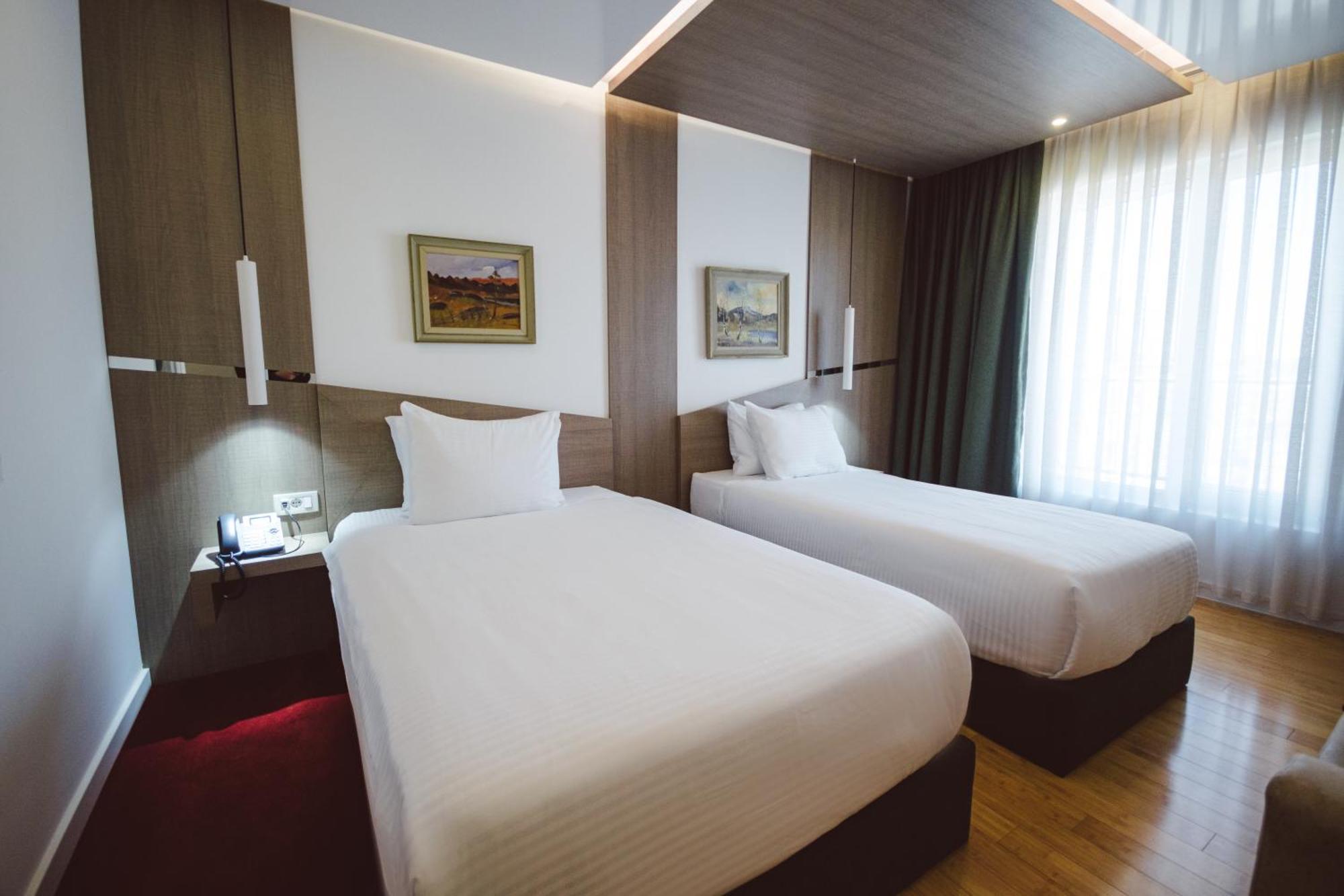 Star Hill Hotel & Spa Приштина Экстерьер фото